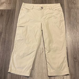 Eddie Bauer women’s beige Travex lightweight crop stretch hiking pants size 10